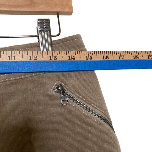 Kuhl Streamline Corduroy Snap Front Mini Skirt Gray Women’s Size 4 Pockets Logo - Picture 5 of 11